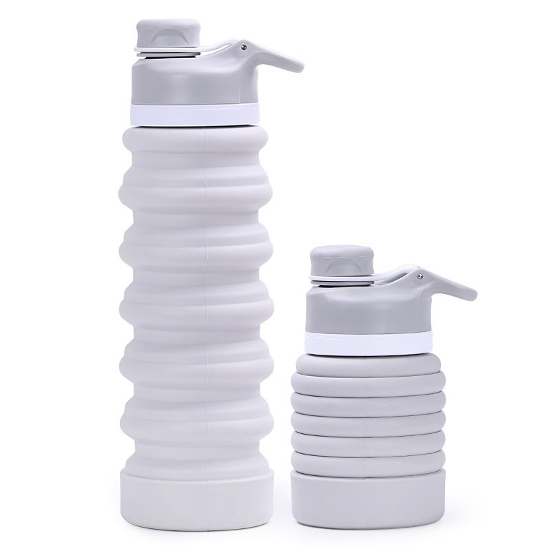 Collapsible drinking bottle